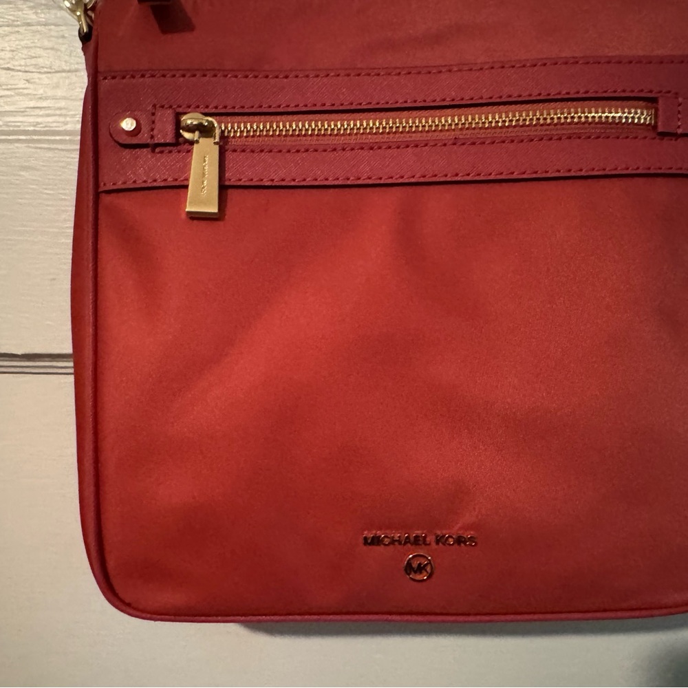 Michael Kors Crossbody Bag with Gold Hardware - Picture 2 of 5